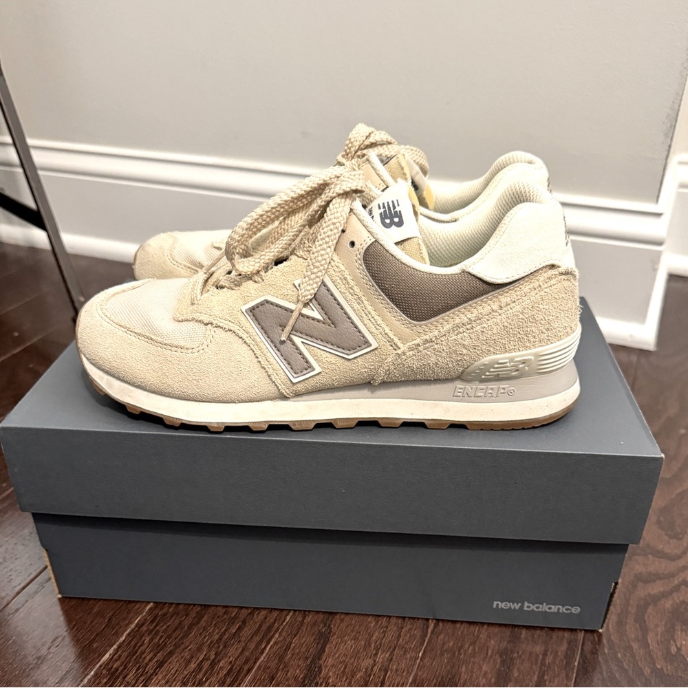 Women’s New Balance 574 - 9B